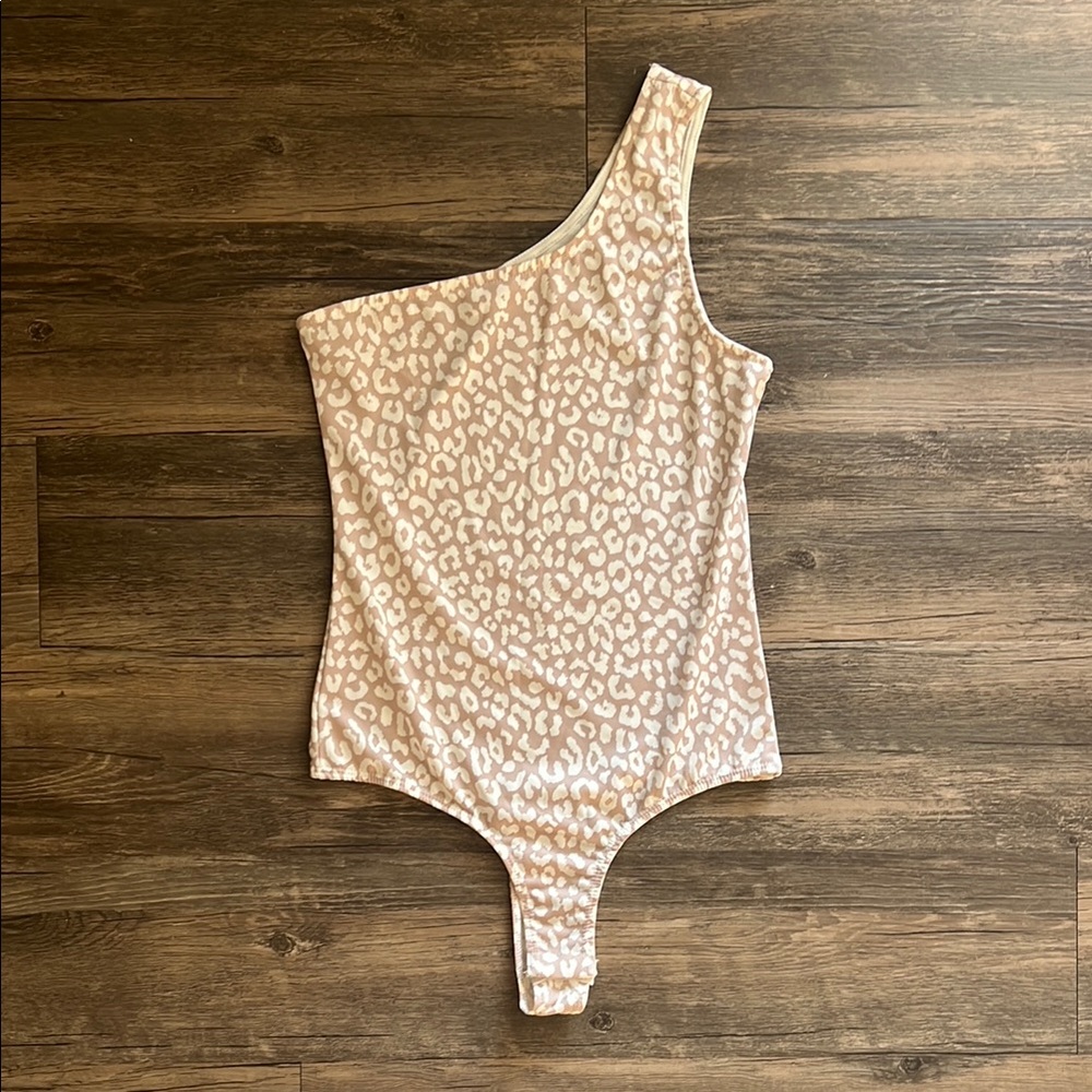 Le Lis Cream and White Asymmetrical One Shoulder Bodysuit with Leopard Print